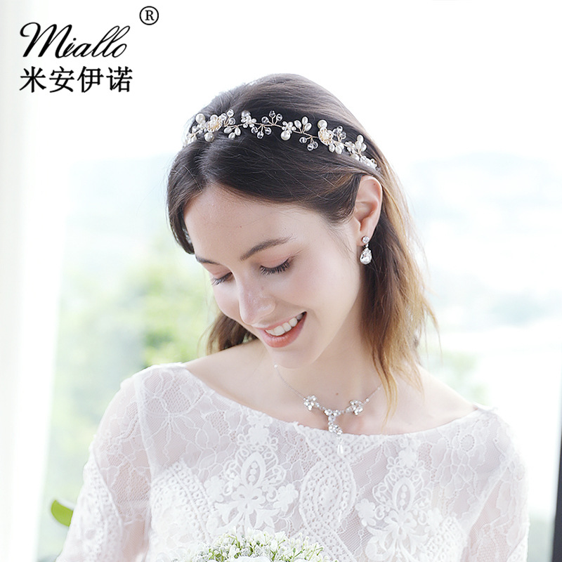 European and American bride accessories, wedding dress headwear, crystal pearl headbands, hair accessories, beautiful flowers, handcrafted beaded buns, hair bands full figure