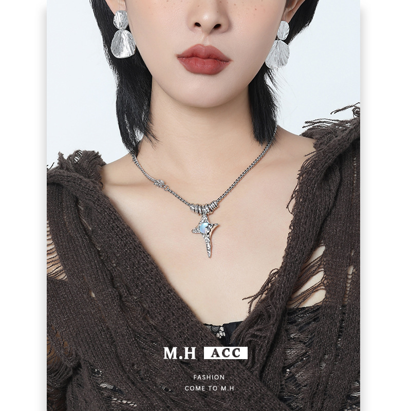 Moonstone four-pointed star necklace for women, cross-border exquisite design, sweet and cool style sweater chain wholesale, niche high-end neckchain Specification drawing