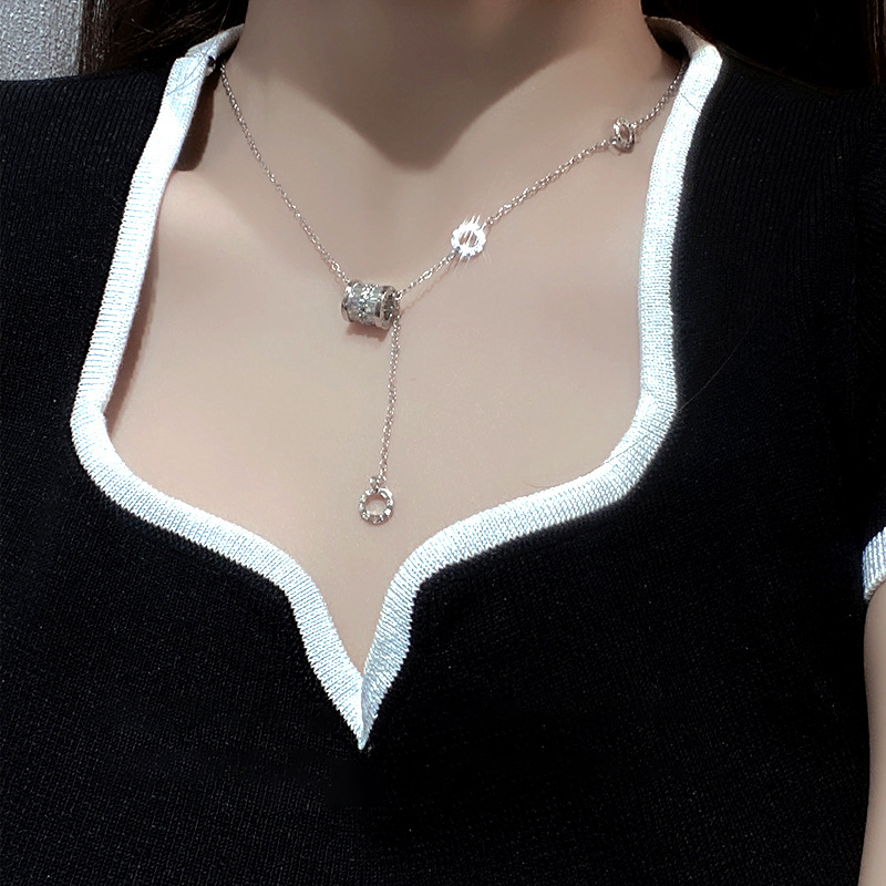 Show your elegance! The Sparkling Diamond Mini Waist necklace for women, a light luxury and niche Internet celebrity collarbone chain, is a trendy new style in 2023 Specification drawing