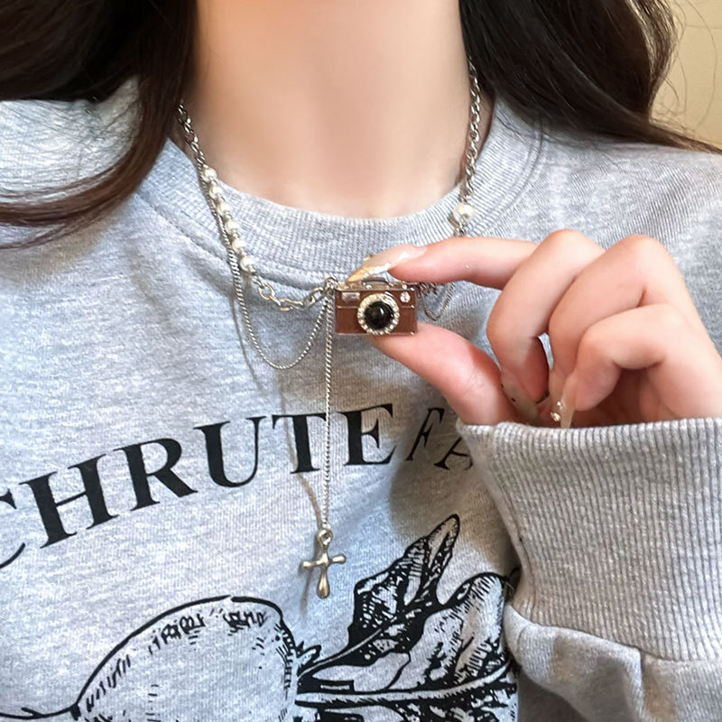 Exaggerated retro brown camera necklace, female personality, hot girl, hip-hop fashion, trendy temperament, versatile neck chain, sweater chain Specification drawing