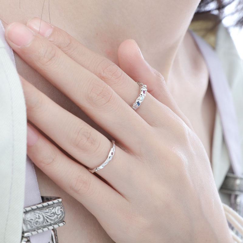 A light luxury and high-end colored zircon open ring, a niche design for women, with a cool and sweet personality on Instagram Specification drawing
