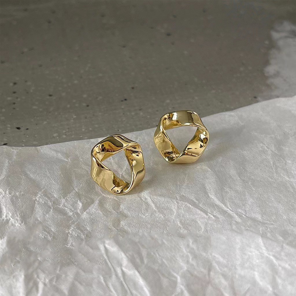 Geometric square ear ring high-end earrings 2025 new bestseller, elegant and suitable for square and round faces, stud earrings for women details Picture
