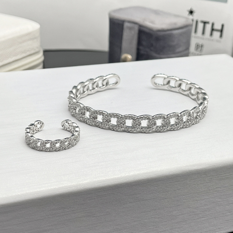 This is a stylish and unique Japanese and Korean hollowed-out chain full diamond bracelet and ring that is versatile for women, exuding a sense of light luxury and high-end elegance Specification drawing