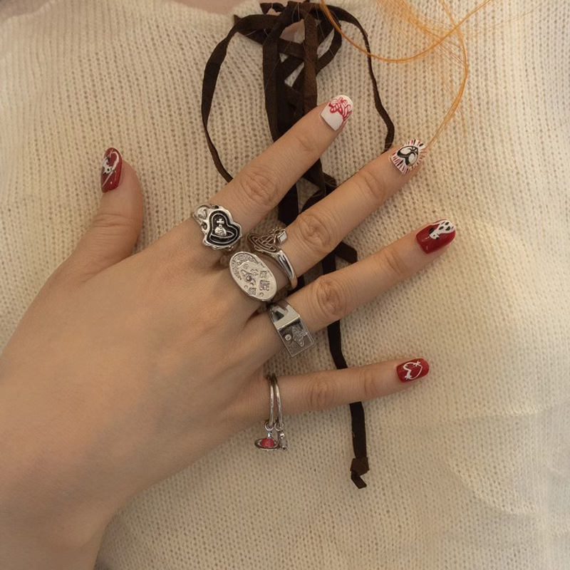 A retro, unique and niche design three-dimensional Saturn open ring for women, fashionable, exquisite, trendy and cool food rings details Picture