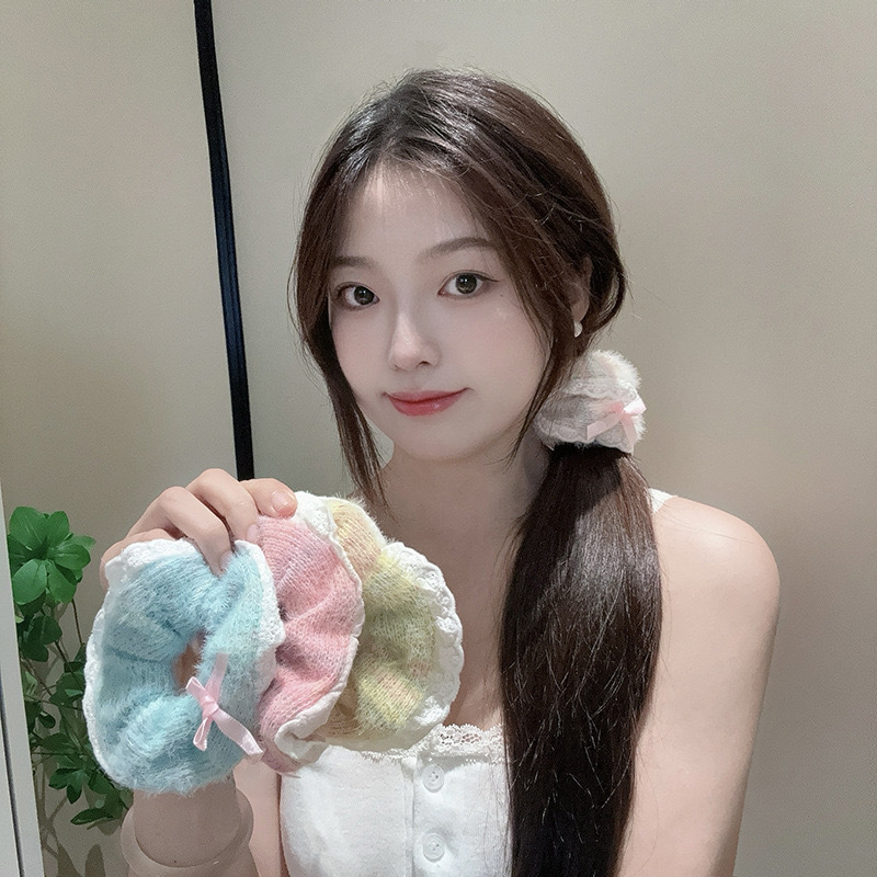 Fairy-like sweet lace large intestine hair band, cute hair tie, girlish forest-style bow, woolen knitted hair band Application Scenario