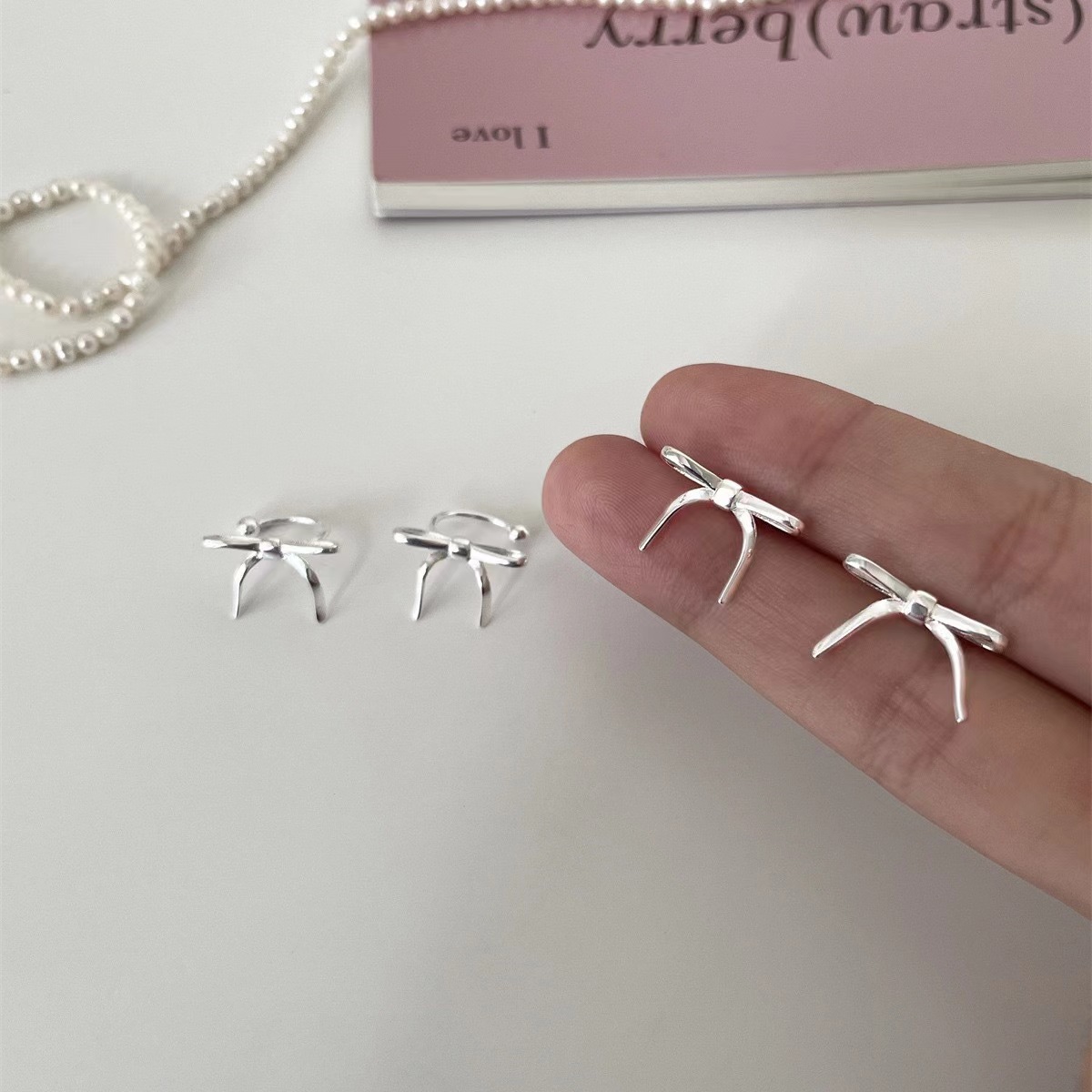 Minimalist bow stud earrings for women's daily commutes, ear bone clips without ear holes, French small and exquisite ear clips Specification drawing