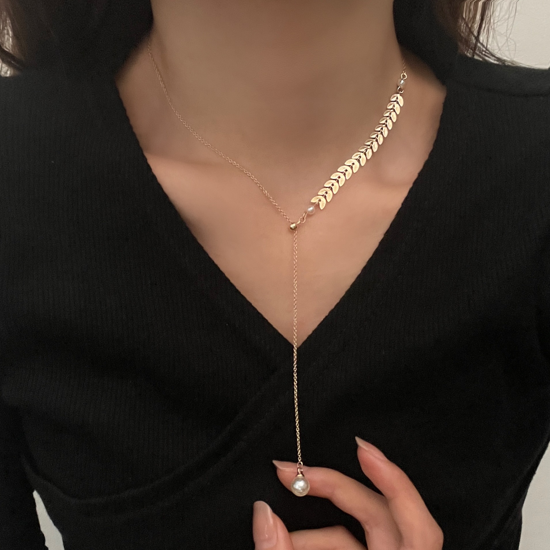 Light luxury and niche wheat ear pearl necklace for women, a new design sense for commuting collarbone chain in 2023, a popular decorative accessory Application Scenario