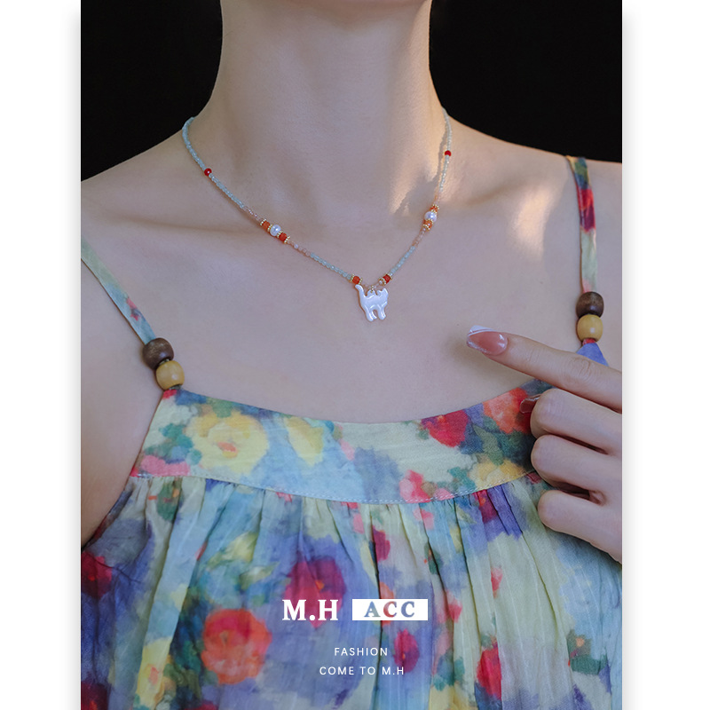 Carefully selected new ins colorful cat pendant necklace for women, light luxury, niche and versatile dopamine beaded collarbone necklace full figure