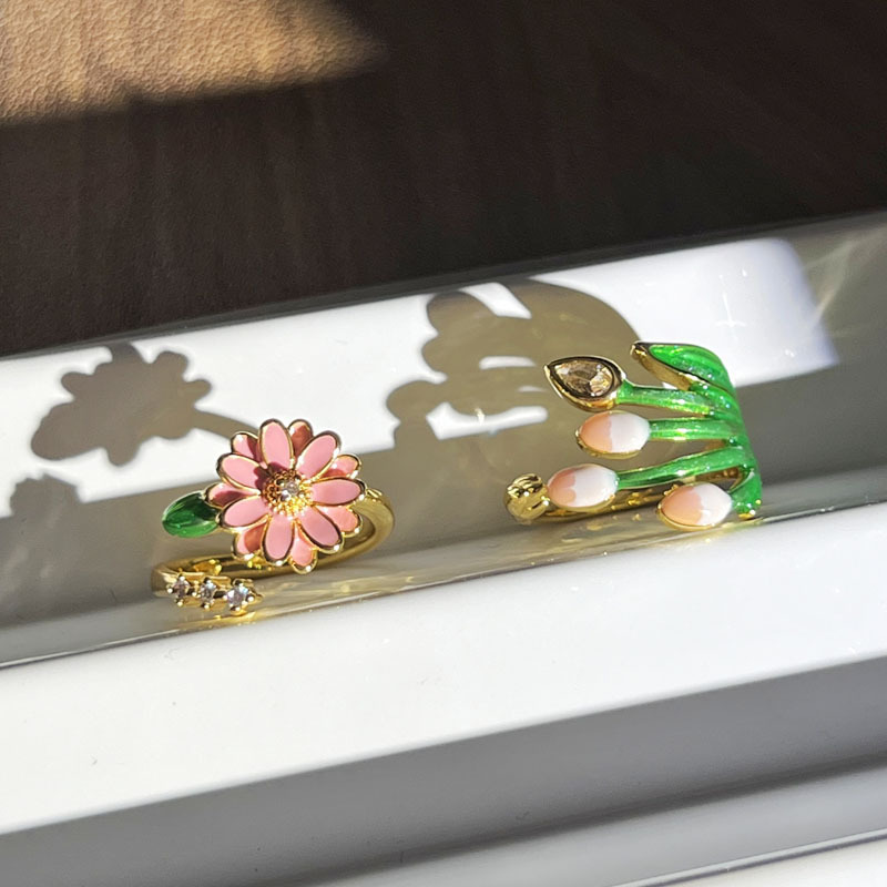 The sweet and elegant traditional Chinese style Daisy forest-themed tulip fashion ring is a unique and creative new product for women, a niche ring trend Specification drawing