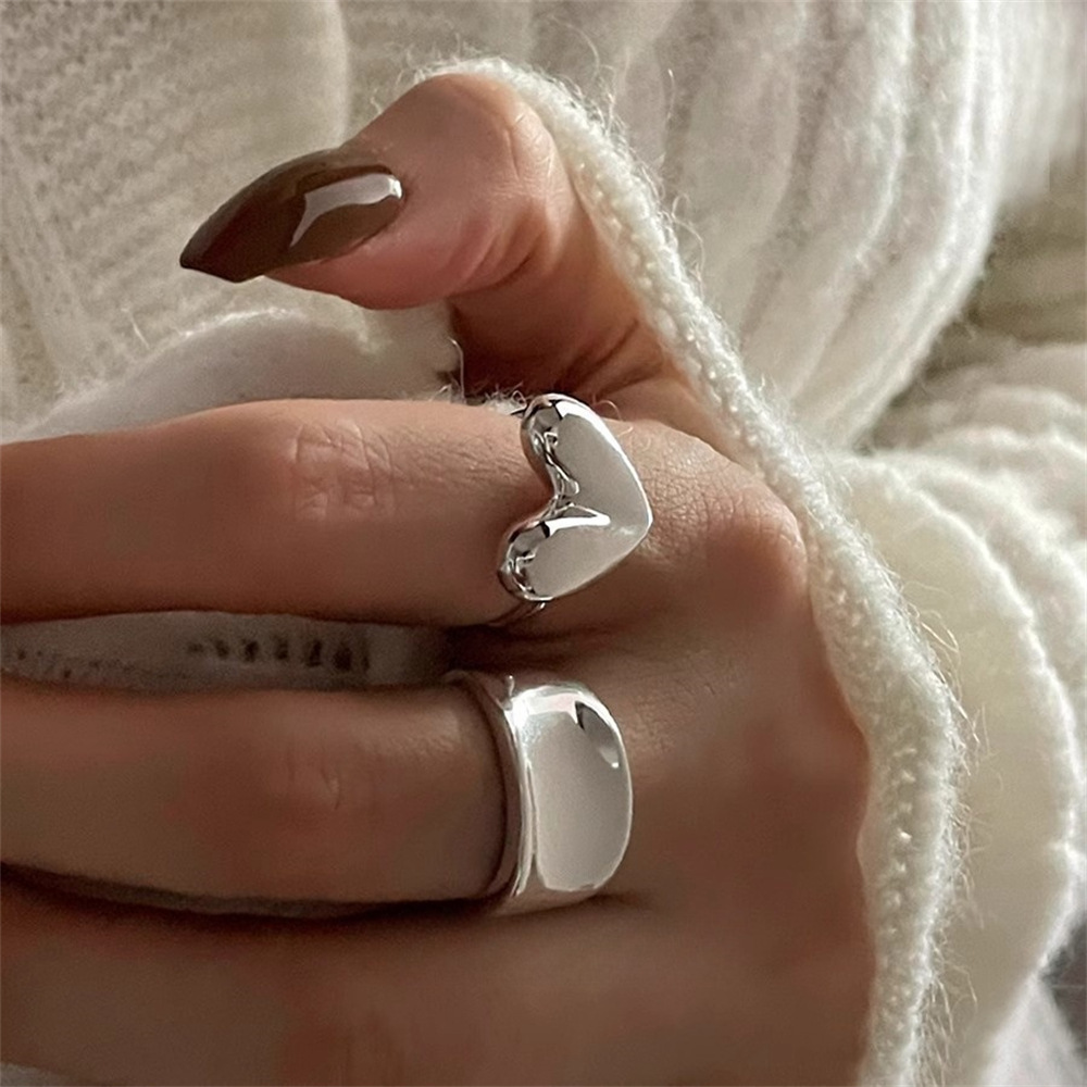 925 sterling silver smooth three-dimensional heart-shaped ring for women, high-end niche design, personality, ins cold style, non-fading ring Specification drawing