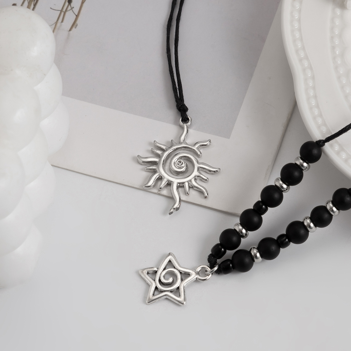 European and American cross-border jewelry sunflower frosted wax thread collarbone chain, fresh and elegant alloy pearl set necklace Application Scenario