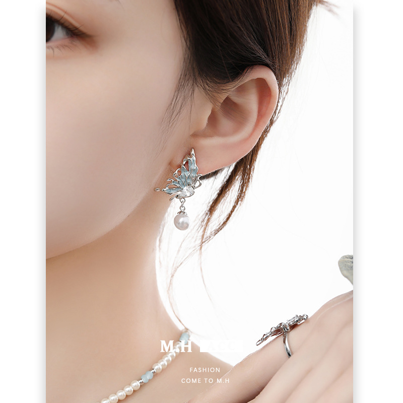 Korean-style blue butterfly earrings with a light luxury and high-end feel, fresh and light earrings, fashionable design sense, original and versatile earrings for women Specification drawing