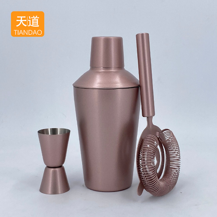 Bar stainless steel cocktail shaker set 500ml, complete shaker set, metal wine utensils Application Scenario