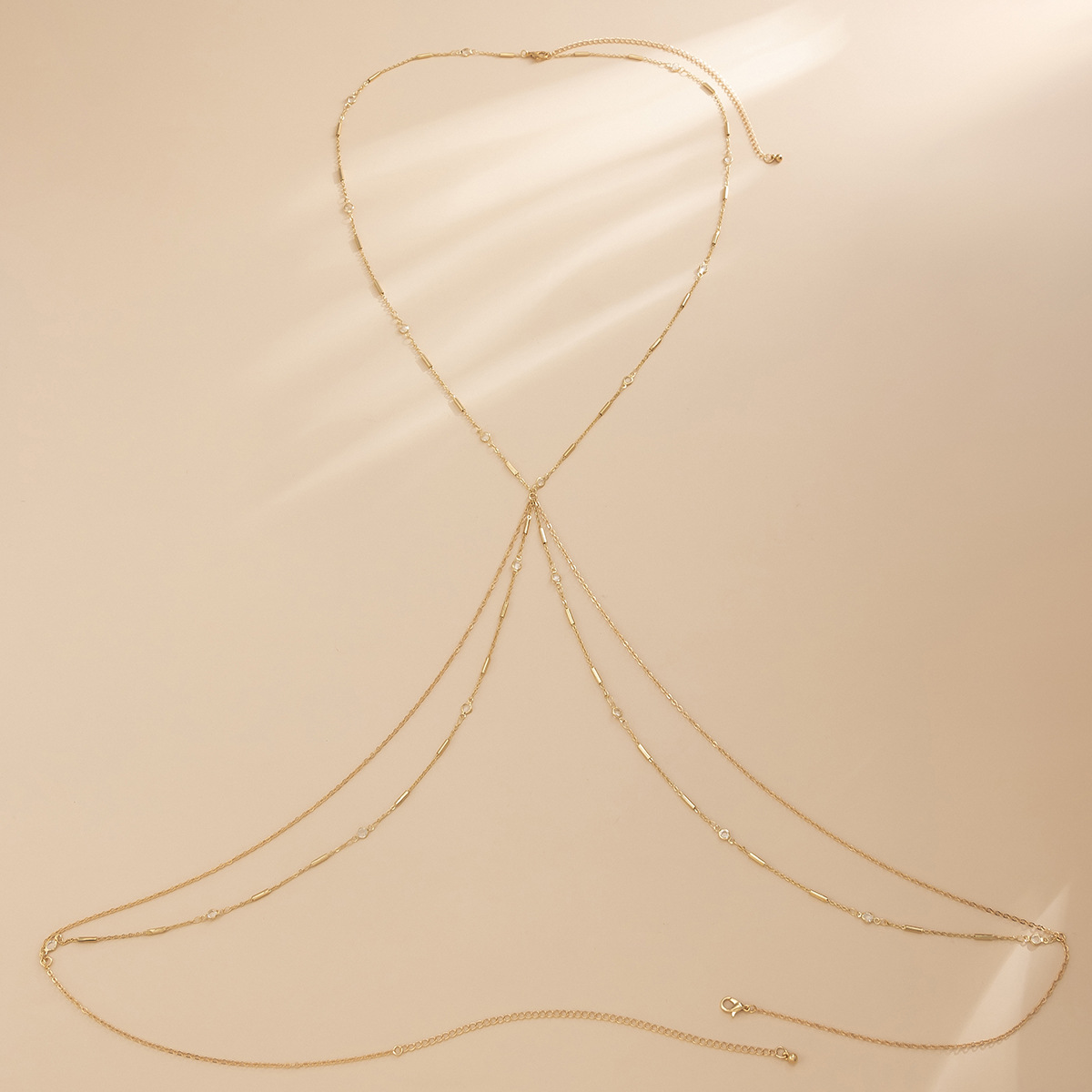 European and American cross-border accessories, sexy water diamond chains, multi-layer chest chains, women's nightclub style bikini necklaces, metal body chains Application Scenario
