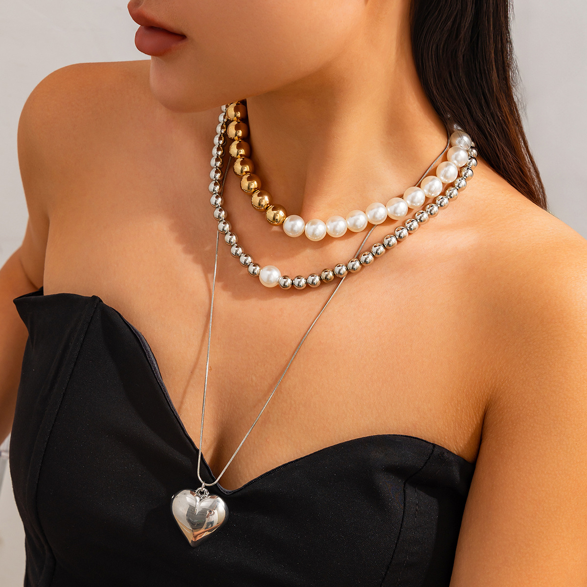 European and American cross-border jewelry fashion style heart pendant Necklace French round pearl string Necklace set details Picture