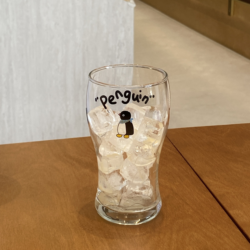 Manmang made cute penguin juice cups, summer Instagram retro beer mugs, large-capacity cold drink cups with big bellies Application Scenario