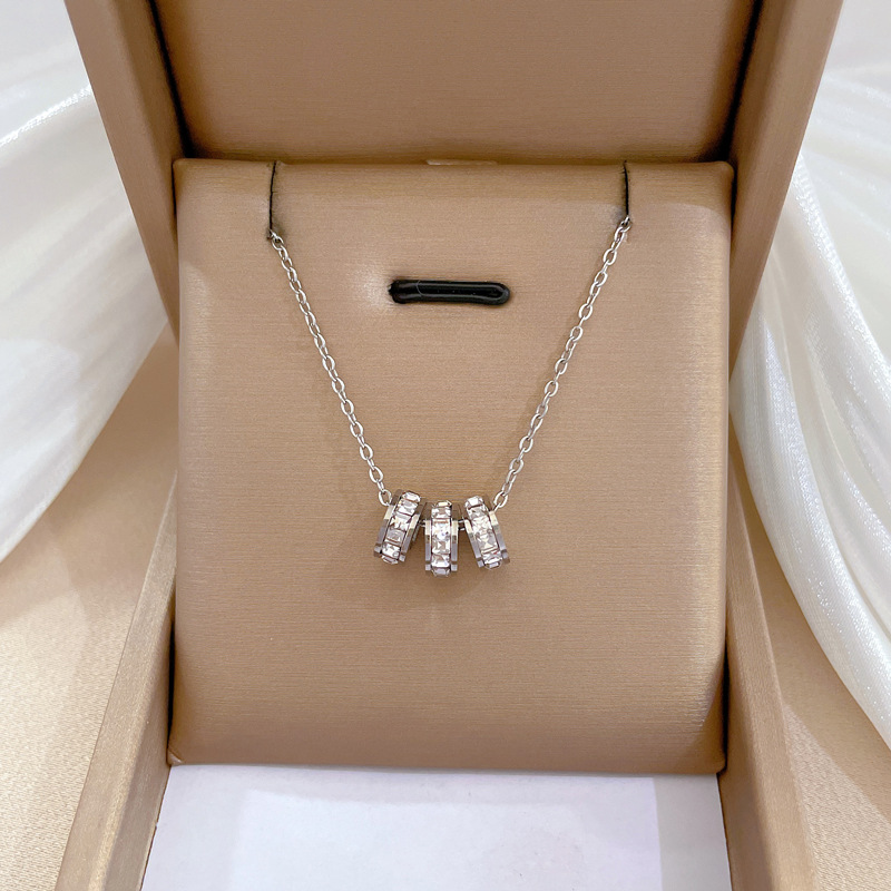 【 All-titanium Steel 】 Three-ring diamond-encrusted mini waist minimalist style furnace real gold necklace, female Instagram Internet celebrity collarbone chain Application Scenario