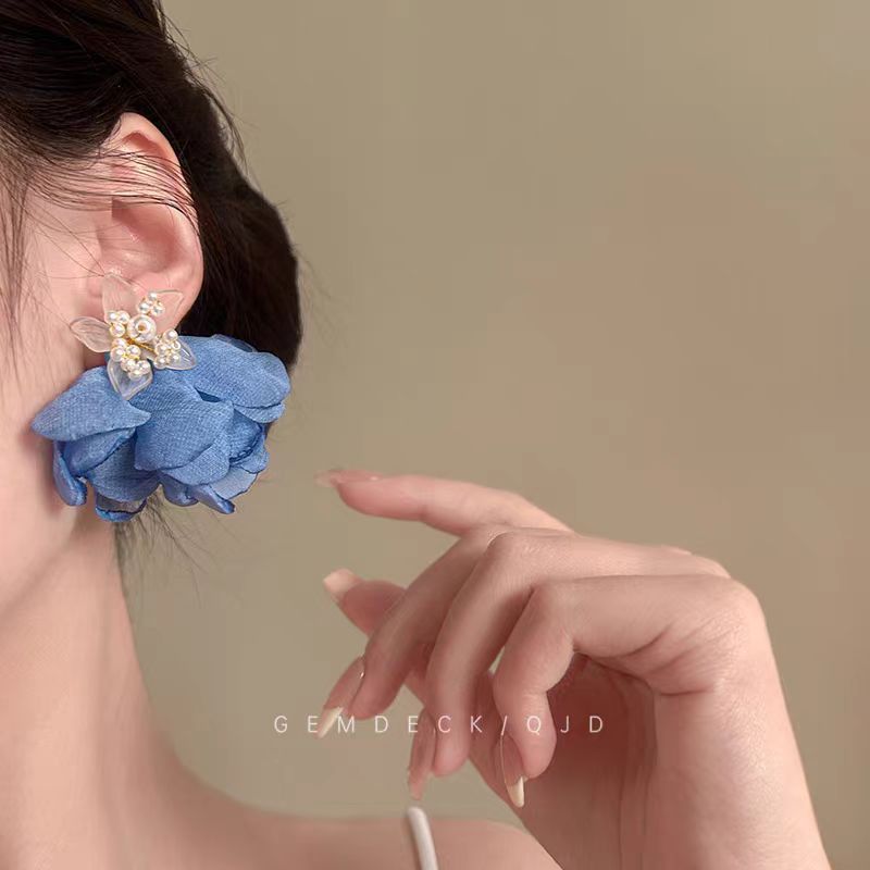 Gentle blue flower pearl earrings, niche design sense, seaside vacation style earrings, super fairy-like female stud earrings Specification drawing