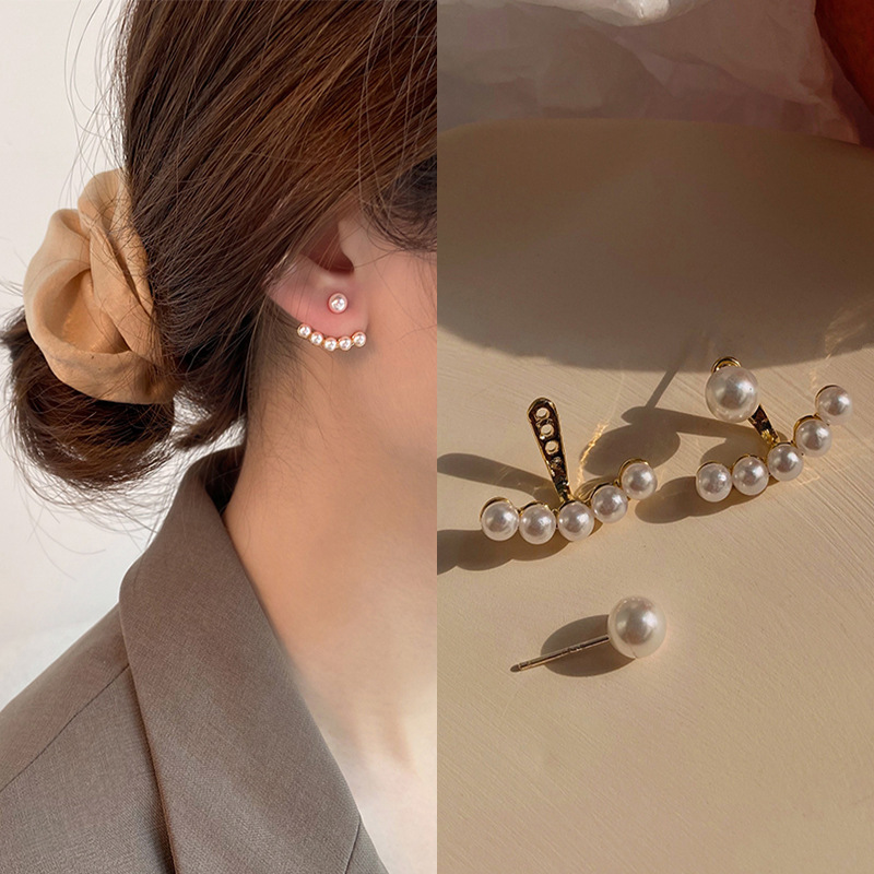 The 2025 new trendy 925 silver Korean ins style simple design earrings with fine pearl earrings exude a girlish charm full figure
