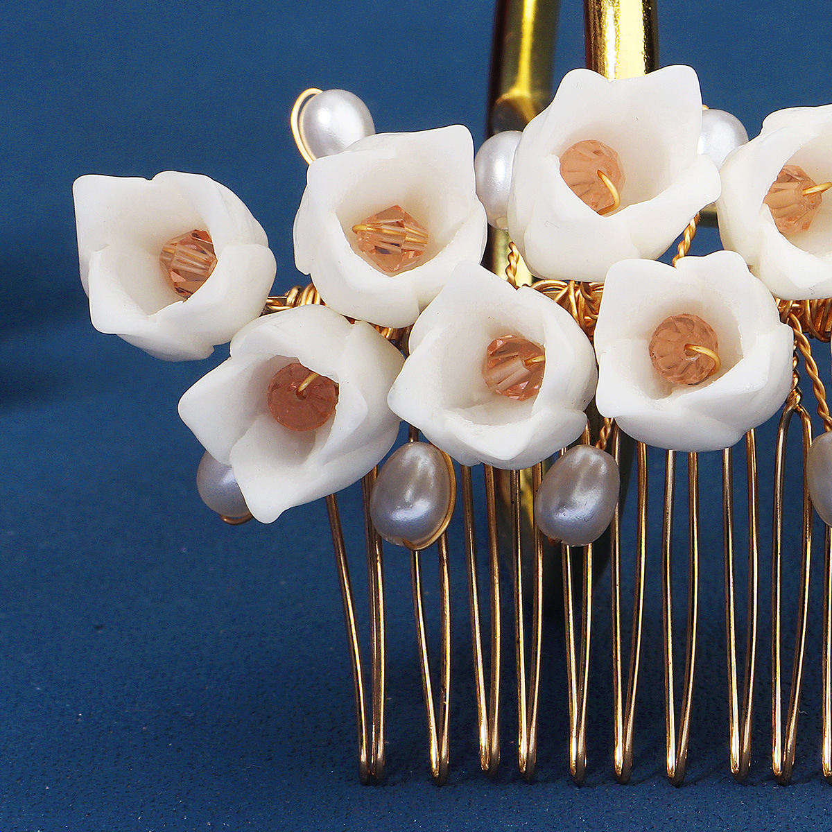 New Korean-style handcrafted pearl comb, forest-themed sweet resin flower updo headwear, Hanfu accessory, crystal comb Application Scenario