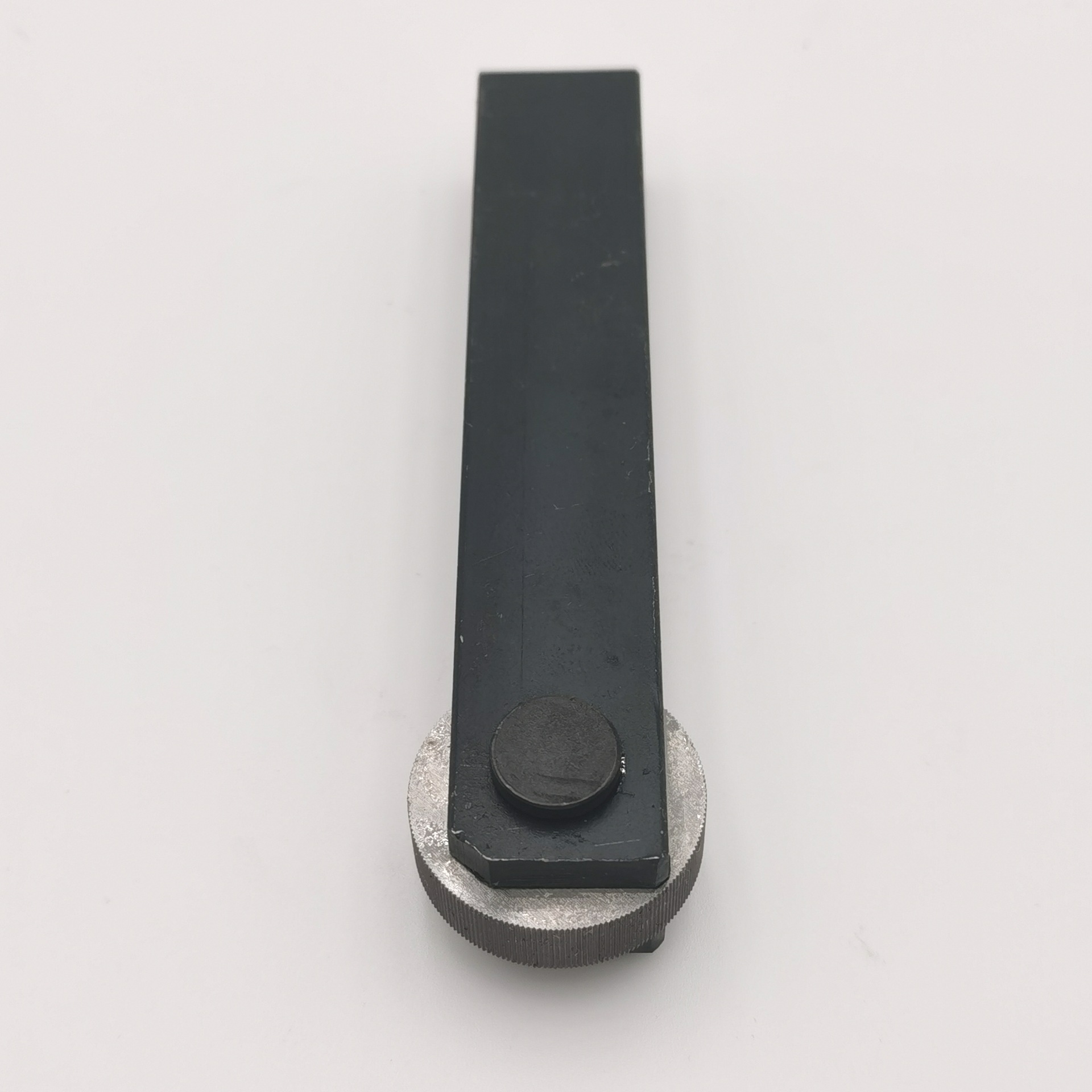 The in-stock manufacturer supplies multiple specifications of straight knurling knives, straight knife crystal flower brand knurling knives and rolling knives ranging from 0.3 to 3.0 details Picture