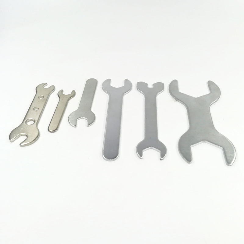 Factory direct sales of single-head fixed wrenches, simple stamping iron sheet small wrenches, 17-inch small wrenches details Picture