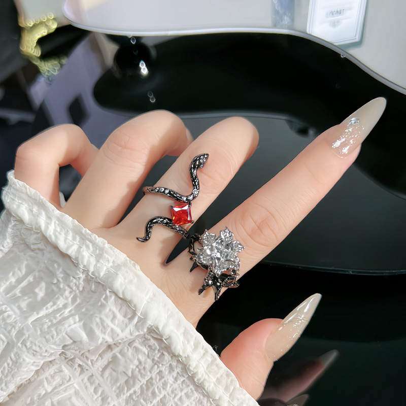 Dark red zircon snake-shaped ring for women, a light luxury punk butterfly flower two-color unique and fashionable style ring details Picture