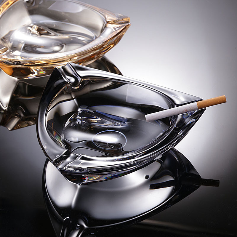 Lizun Crystal triangular ashtray Hotel home hall decoration Creative amber ashtray Cigar ashtray full figure