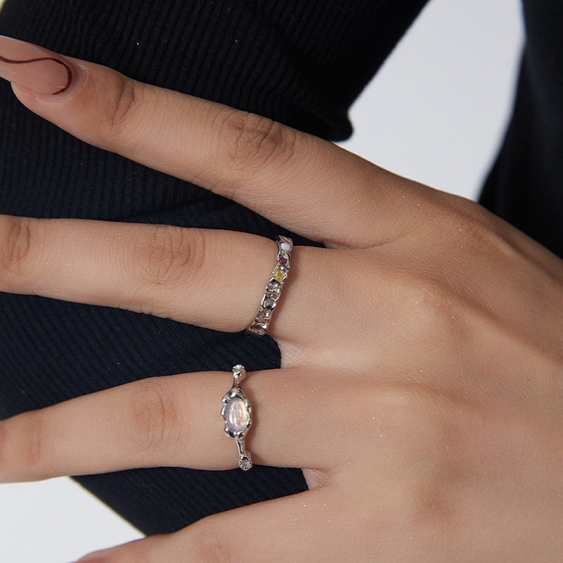 The donut series features a niche design with a high-end feel. It's a cool and cool female style ring with an adjustable opening. It's a new trend full figure