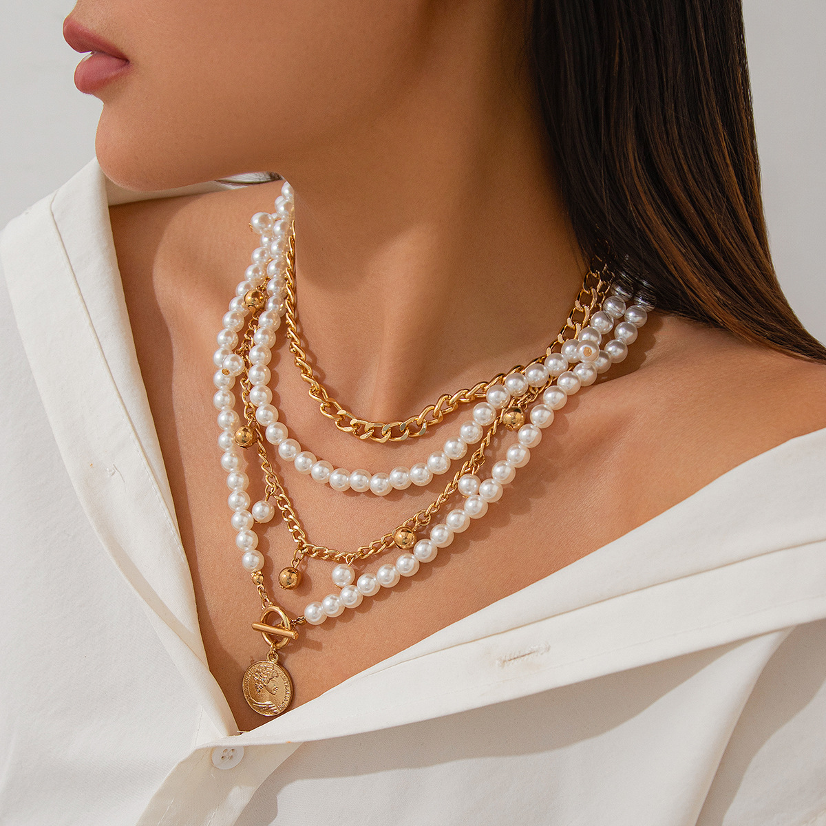 European and American cross-border jewelry, French elegant pearl beaded necklace, fashionable commuting alloy multi-layer aluminum chain collarbone chain Specification drawing