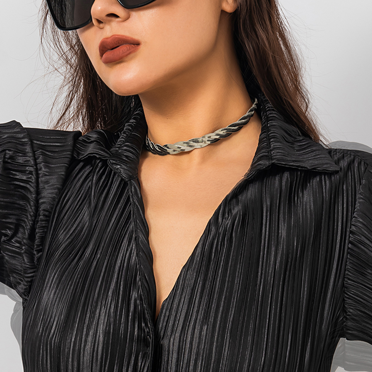 European and American cross-border jewelry, cold style design sense, plain chain collarbone chain necklace, simple snake bone chain metal necklace for women Specification drawing