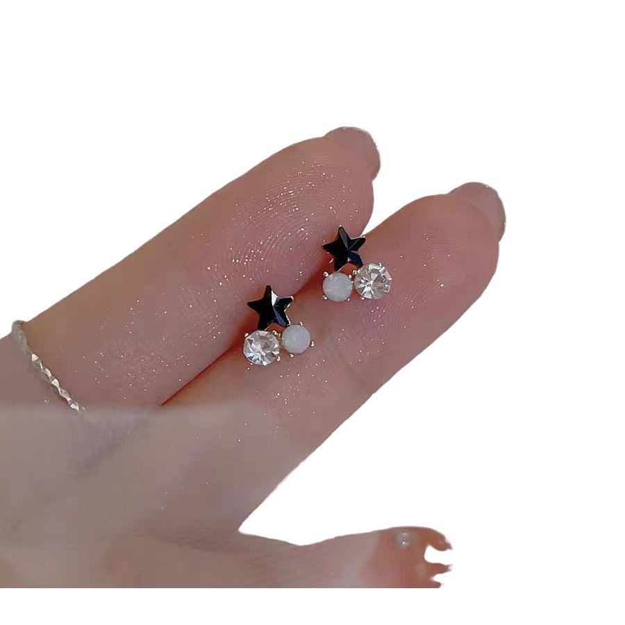 Compact and mini, with a unique ins style and niche design, black star stud earrings, sweet and cool style, spicy girl ear bone stud earrings for women Item Picture