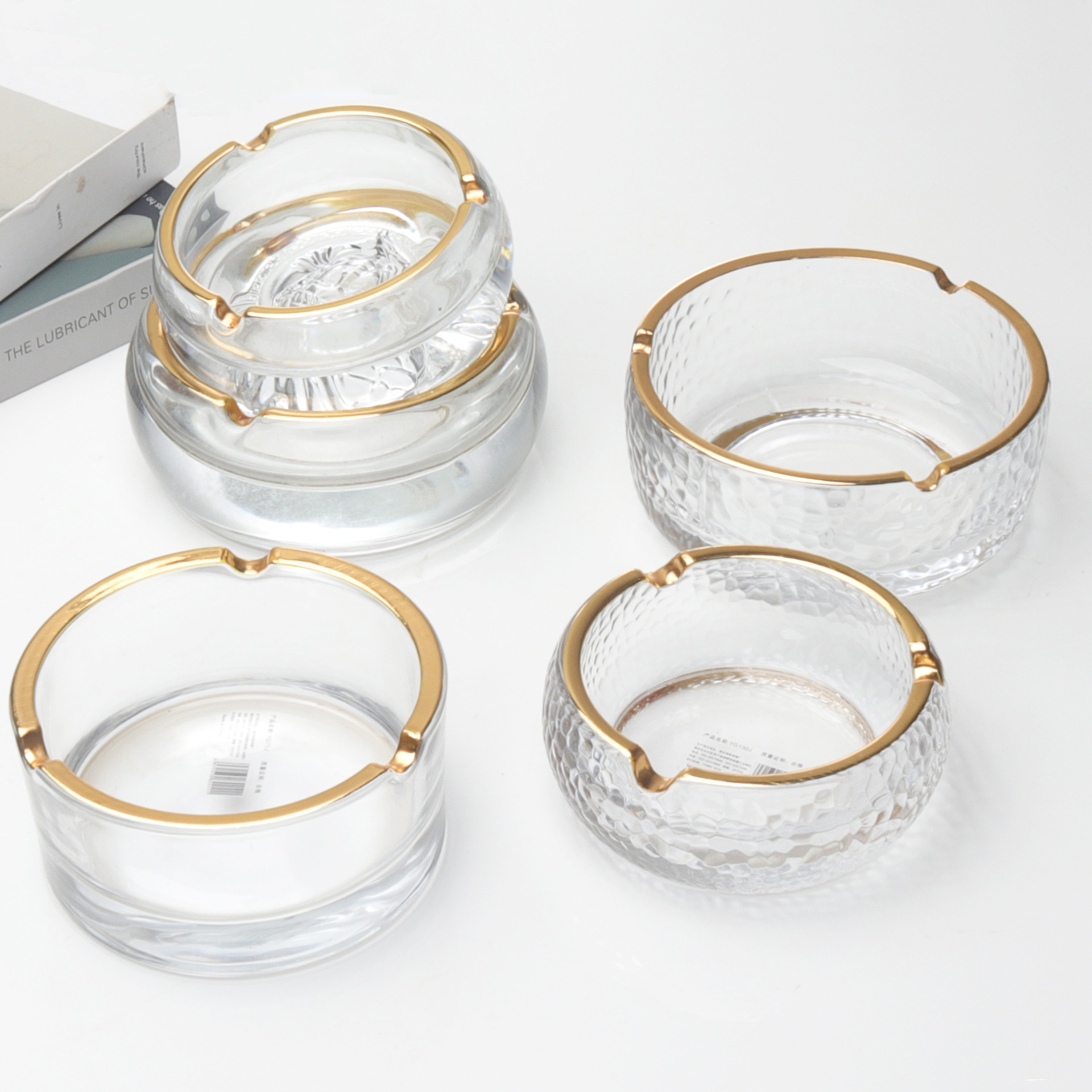 High-end home living room thickened light luxury glass ashtray, office creative light luxury high appearance level high-end ashtray Specification drawing