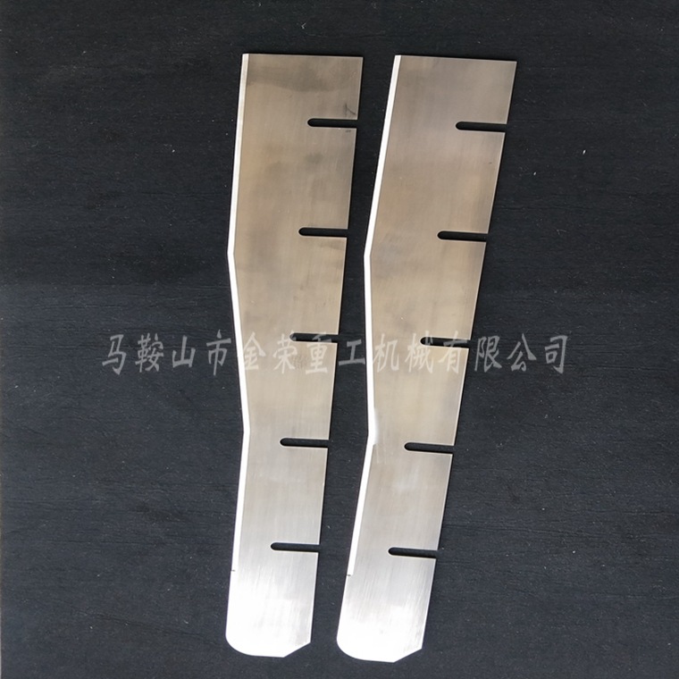 Irregular-shaped blade, thin small pointed mouth knife, serrated food stainless steel arc-shaped cutting knife, non-standard cross-cutting machine cutting blade Application Scenario