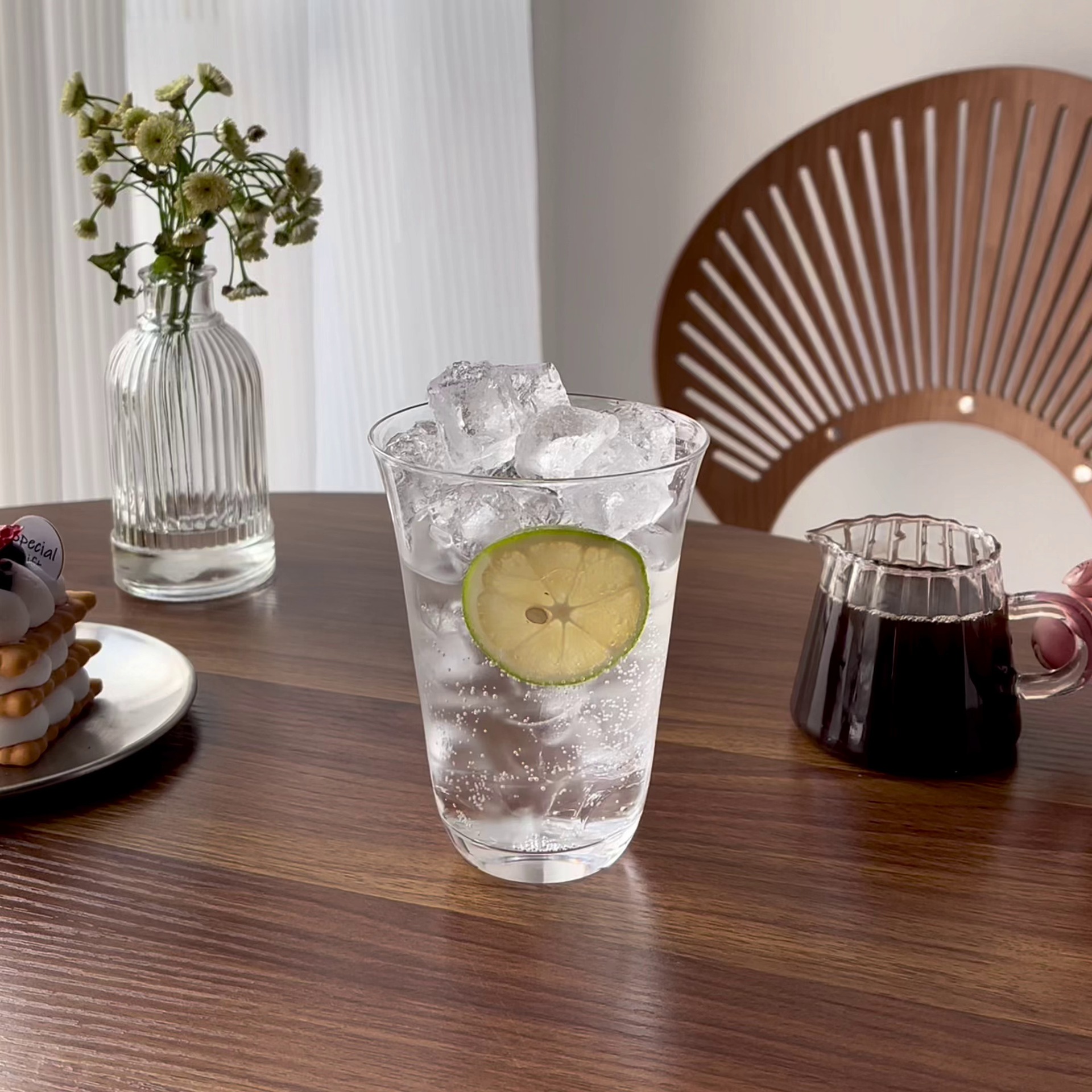 Transparent glass cups, cold drink cups, wide-mouthed iced American latte coffee cups, crystal thin and simple tea cups, cocktail cups Specification drawing