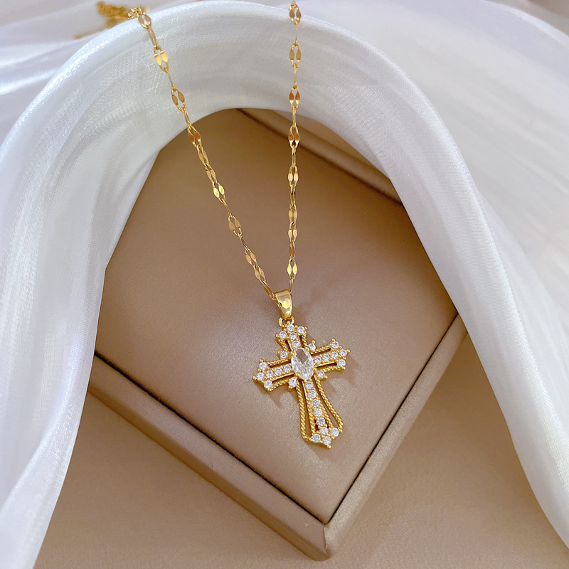【 Titanium Steel 】 Cross light Luxury style, luxurious full diamond necklace, versatile collarbone chain for female Internet celebrities, titanium steel chain Application Scenario