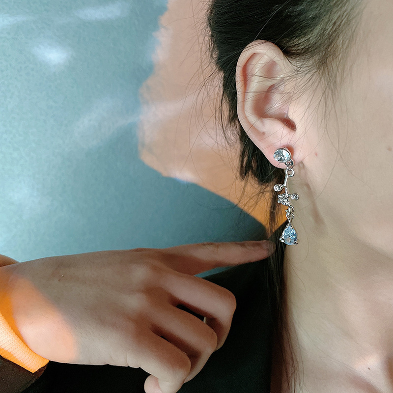 S925 Silver Needle Korean-style Dongdaemun 2025 Fashion New ins Simple Sparkling diamond retro style teardrop earrings full figure