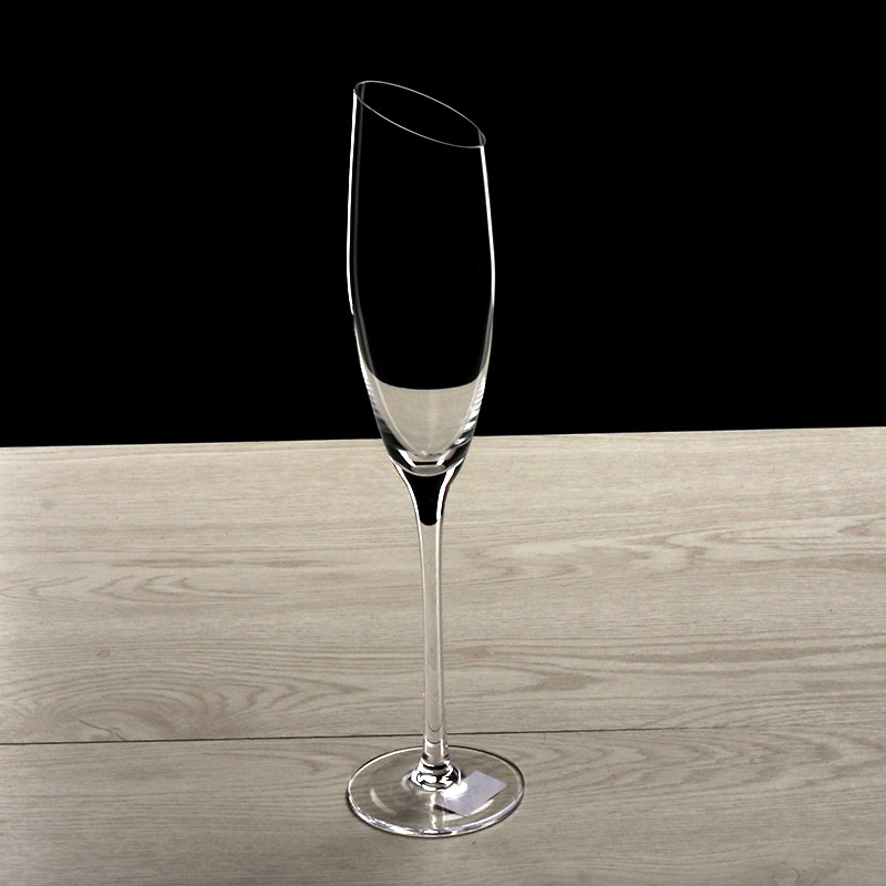 Handcrafted crystal glass champagne glasses, tall wine glasses, sparkling wine glasses, flute champagne glasses, slanted champagne glasses in stock details Picture