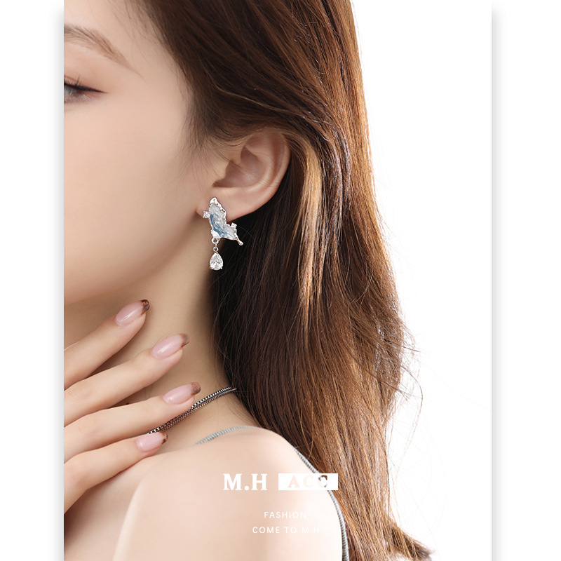 ins blue and white oil-dripping butterfly jewelry earrings, cool and elegant feminine high-end earrings, fashionable and versatile stud earrings wholesale details Picture