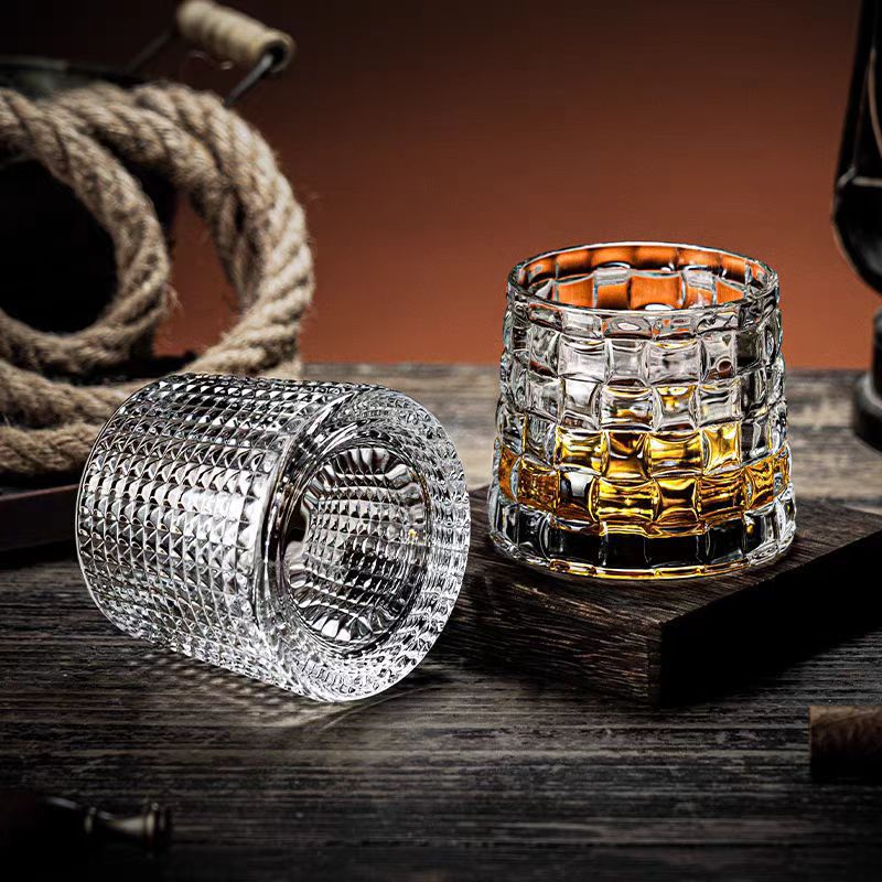 Creative whisky cups, foreign wine glasses, rotating cups, household water cups, thickened rotating glass cups, unbreakable dolls, stress-relieving cups Application Scenario
