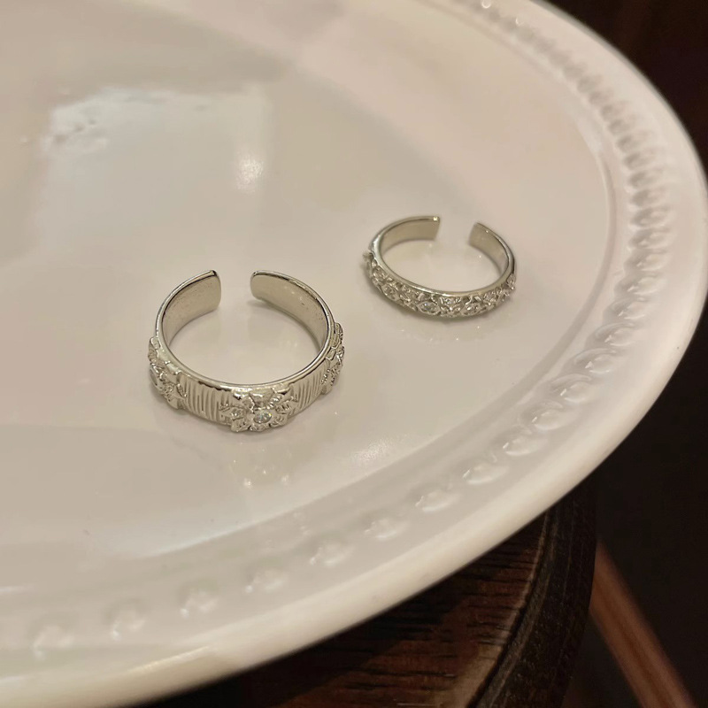 French simple and individual two-piece set, brushed open ring, feminine cold style, exquisite full diamond stacked food ring, cool and trendy Application Scenario
