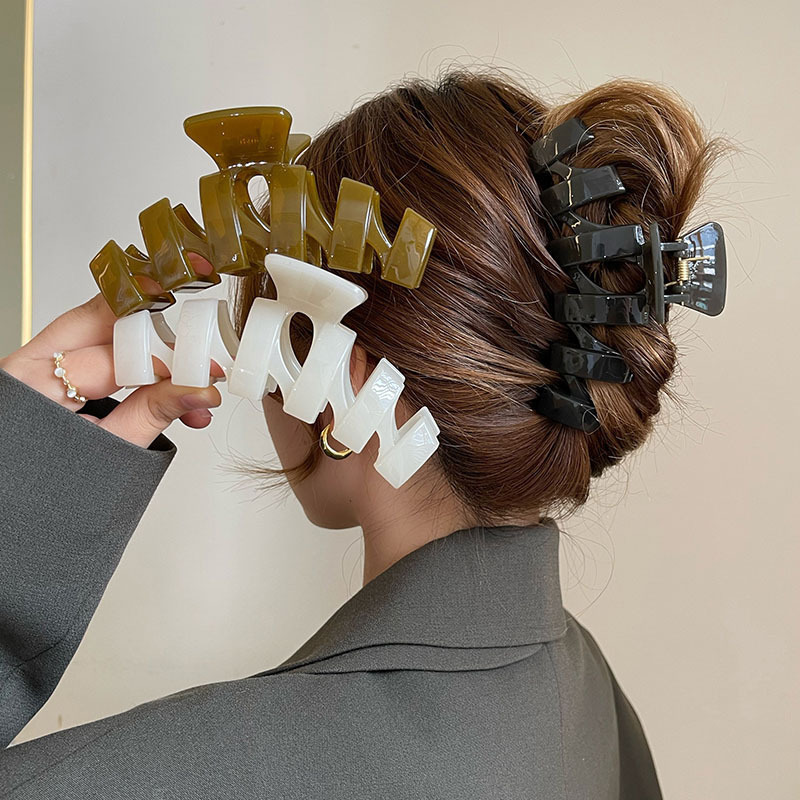 Acrylic matte square hair clips with a retro style, large female hair volume, high-end hair accessories, shark clips, extra-large size Specification drawing