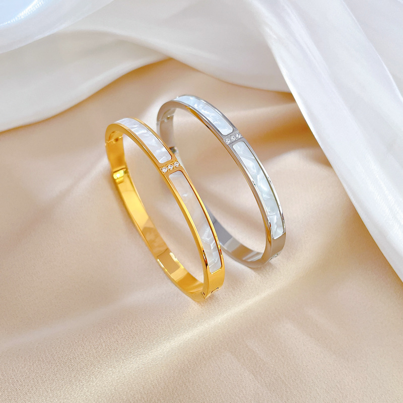 【 All-titanium Steel 】 European and American INS style shell titanium steel bracelet, minimalist cross-border retro fashionable stainless steel jewelry full figure