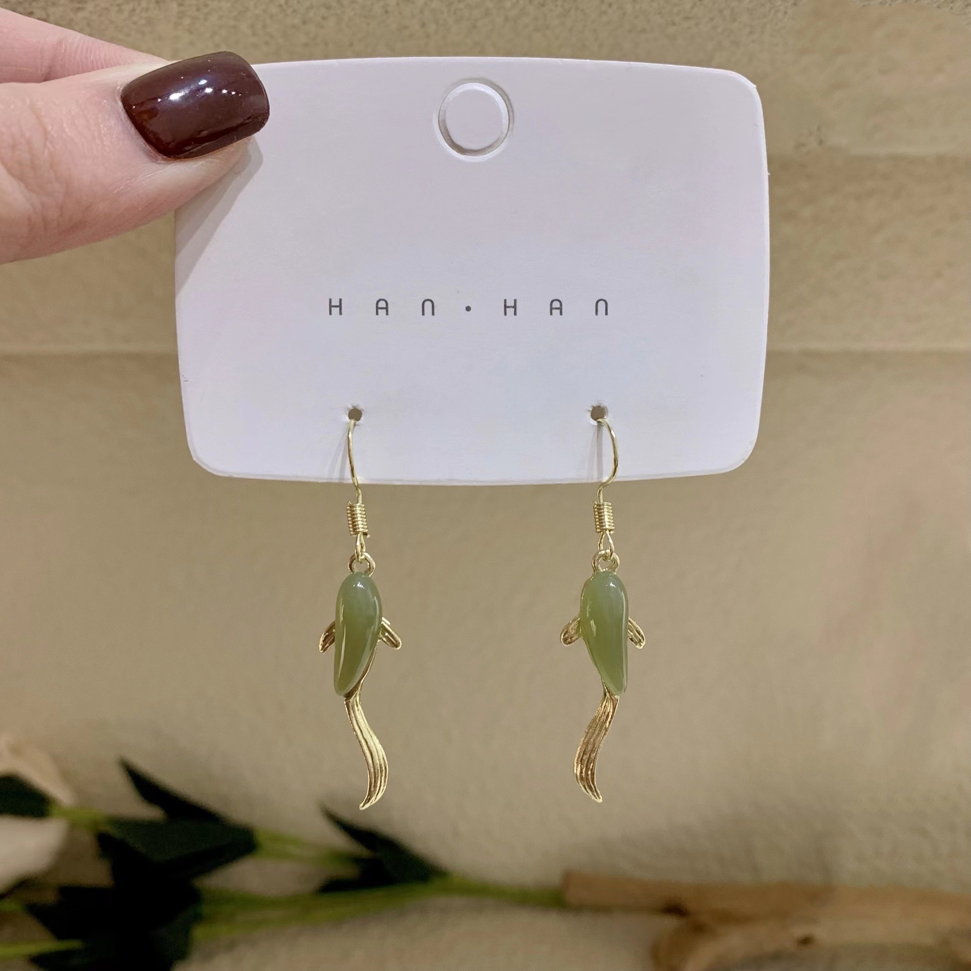 New Chinese-style ancient-style blue fish anti-jade ear hook, feminine charm, versatile design, like a fish in water, vintage earrings Specification drawing