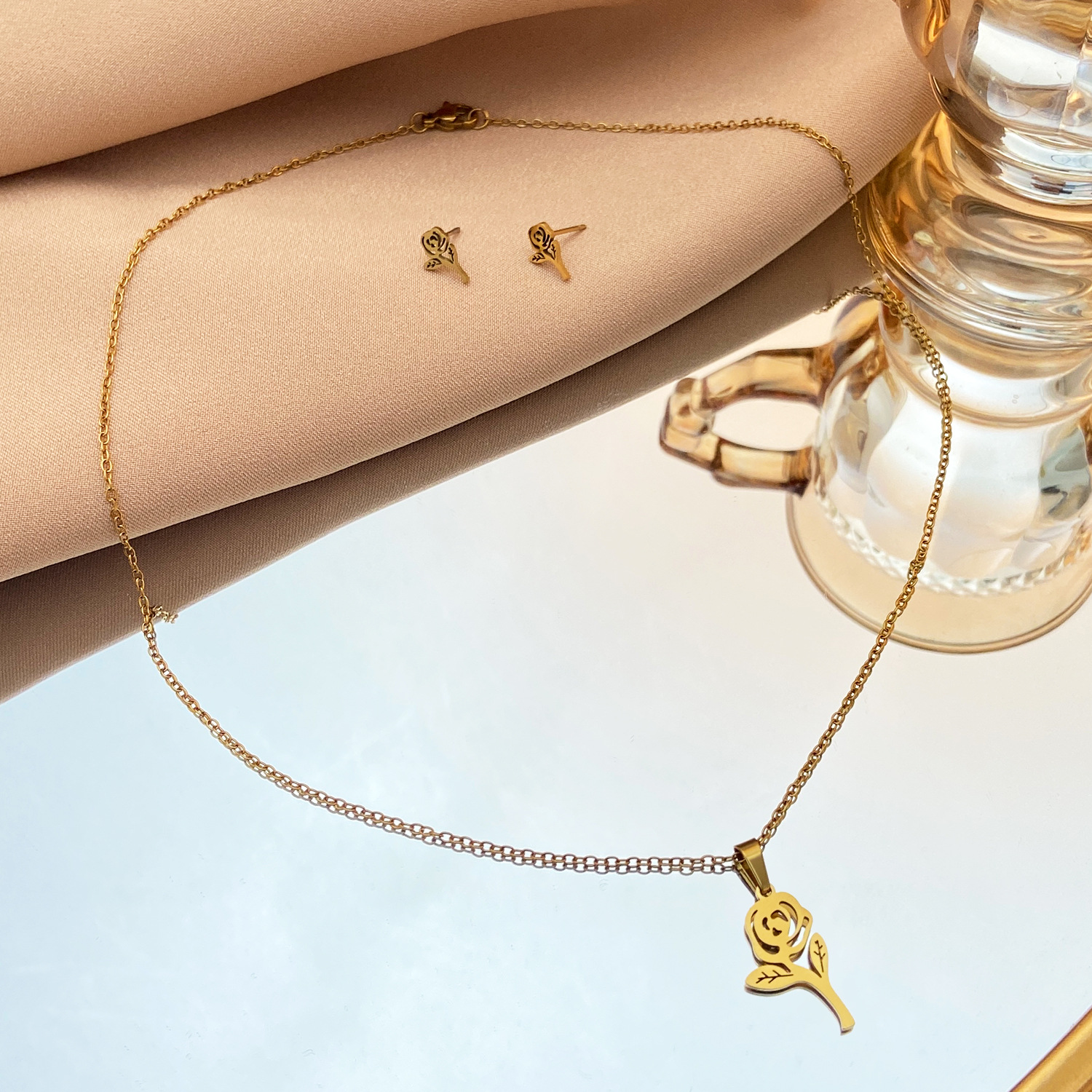 European and American stainless steel earrings and necklaces set, cross-border hollowed-out rose stud earrings and necklaces, simple spring and summer accessories for women Specification drawing