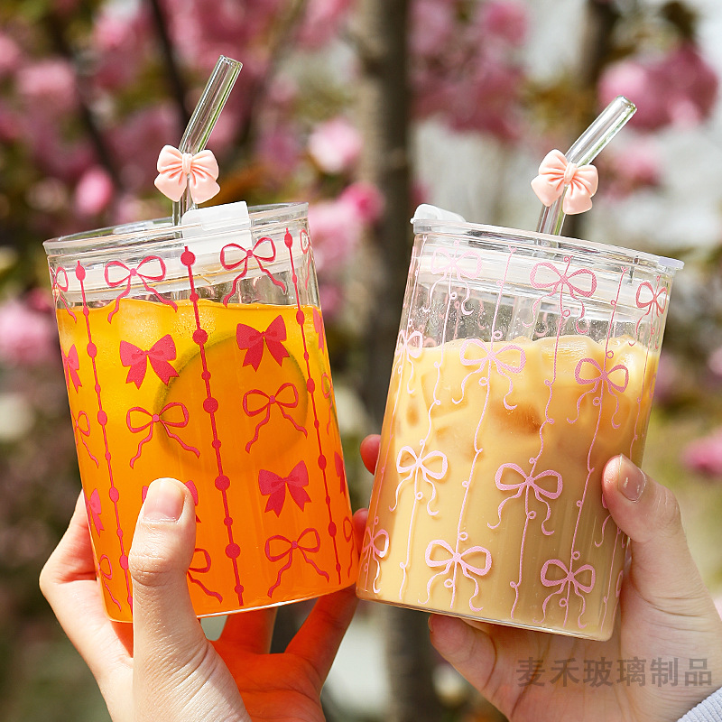 Large-capacity ins high appearance level Internet celebrity pattern high borosilicate girlish heart bow, fresh and light straw souvenir cup details Picture