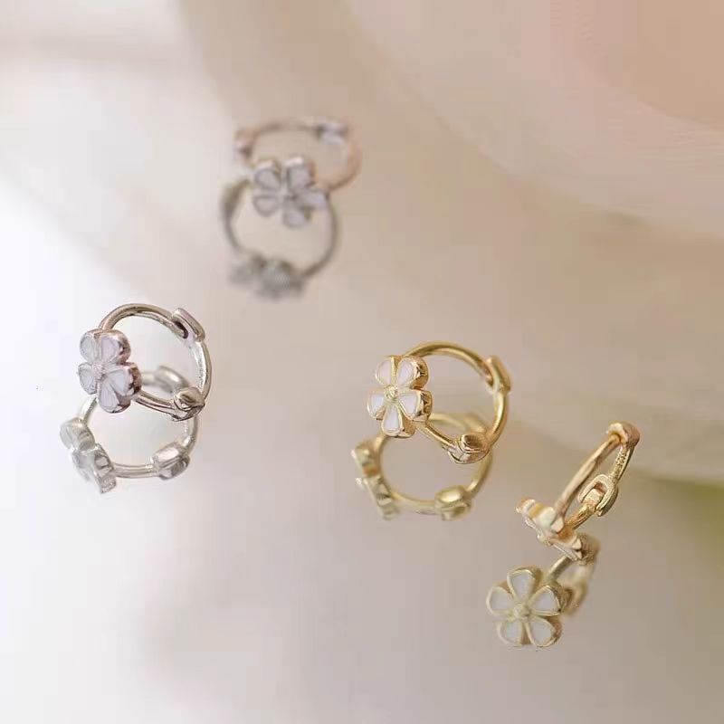 Ear Stud Women's Summer Daisy earrings 2025 New style ear buckle trendy, simple and elegant, versatile commuting ins earrings Specification drawing