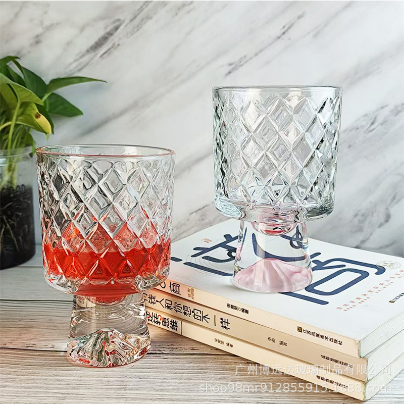 Pink mountain glass cups, water cups, high-end, niche and creative high-legged drink cups, coffee cups, ice cream cones, wine glasses Application Scenario