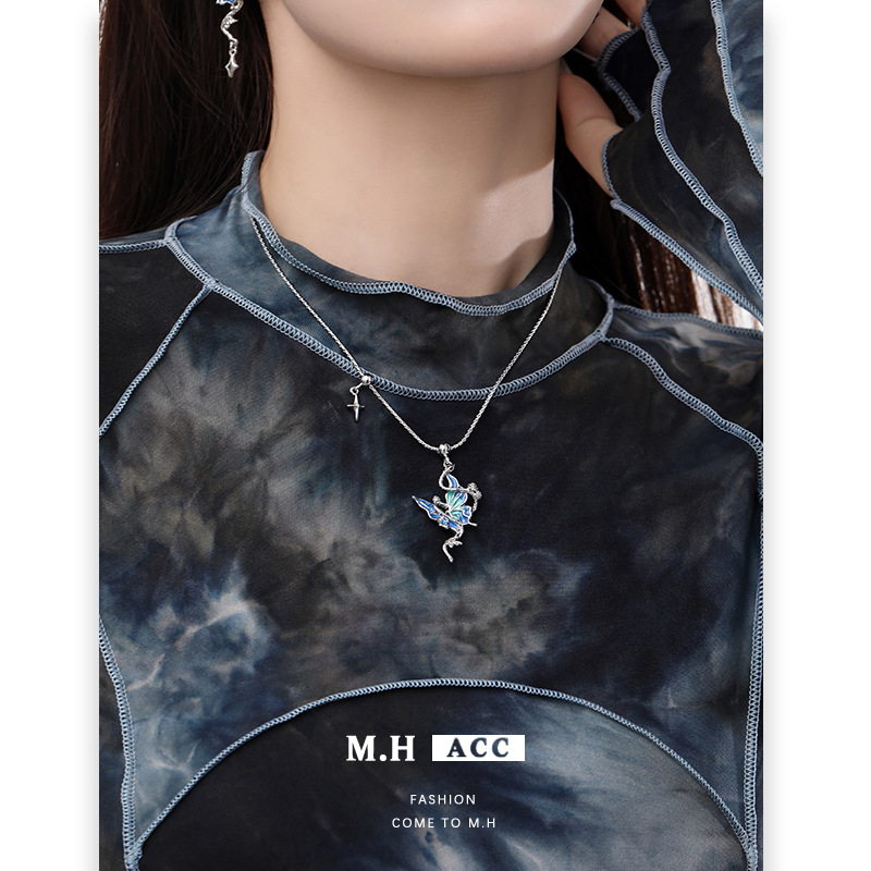Original butterfly and snake necklace, high-end autumn and winter new sweater chain, light luxury, ins fashion, niche pendant wholesale full figure