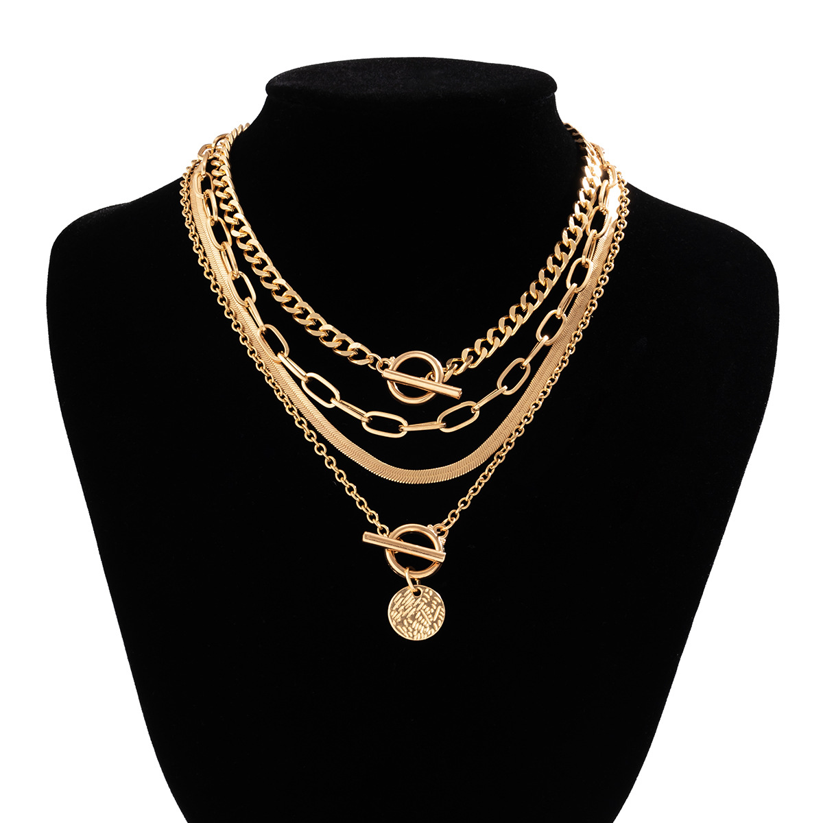 European and American cross-border hip-hop hot girl, cold style, black suit, necklace, metal heart, Halloween decoration, necklace for girls Application Scenario